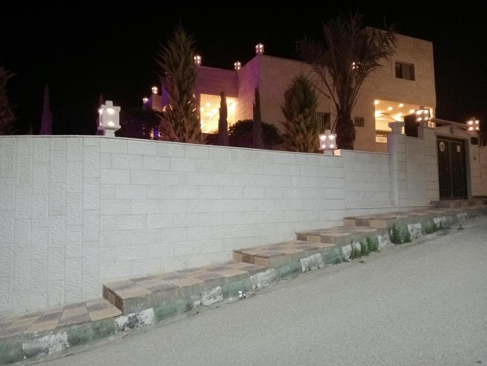 Apartamento Bait Al Salam Umm Qays Exterior foto