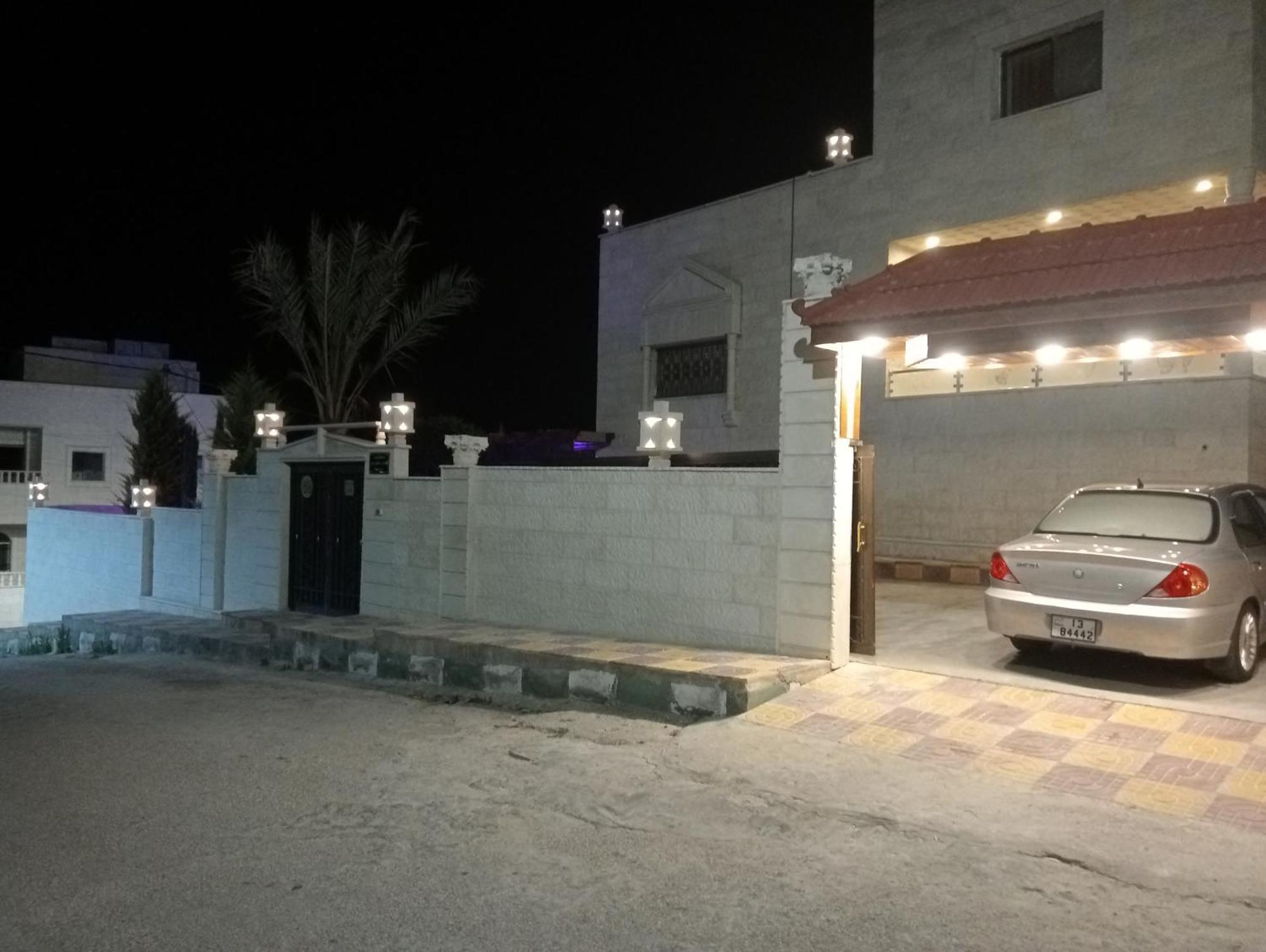 Apartamento Bait Al Salam Umm Qays Exterior foto